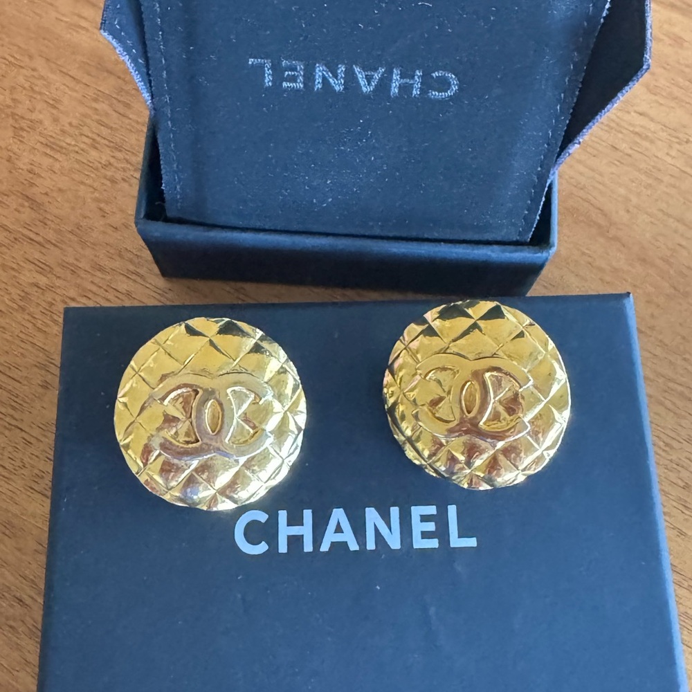 CHANEL Gold Quilted Earrings with CC Box